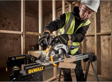 Акумуляторна дискова пила Dewalt 18V XR DCS565NT (безщітковий двигун, з вбудованим світлодіодом та обдувом, сумісна з AirLock, в к