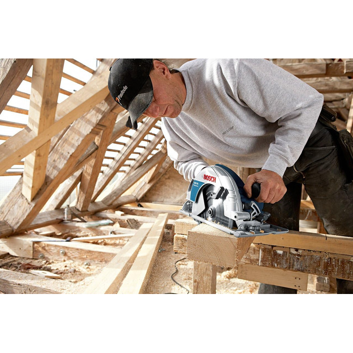 Циркулярна пила Bosch Professional GKS 85 (у комплекті з пиляльним диском для деревини , адаптером для видалення пилу, шестигранни