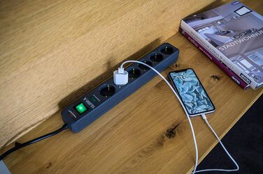 Подовжувач Brennenstuhl на 6 розеток із захистом від перенапруги та кабелем 1,5 м (багаторозеткова розетка Eco-Line з вимикачем і