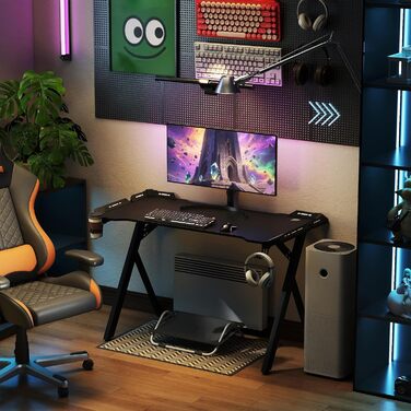 Ігровий стіл YUENFONG зі світлодіодним освітленням, комп&39ютерний стіл Y-подібної форми 140x60 см з вуглецевим волокном, ергономічний ПК-стіл, включаючи пульт дистанційного керування, підставку для чашки та гачок для навушників, чорний 140*60*75 см