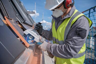 Акумуляторна кутова шліфувальна машина GWS 18V-180 PC (глибина різання 230 мм, без акумулятора/зарядного пристрою) одинарна, 18V S