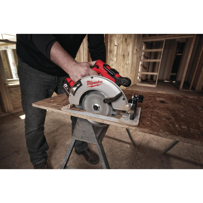 Циркулярна пила Milwaukee M18 CCS55, 18,0 В, без акумулятора та зарядного пристрою, 18 В, колір червоний