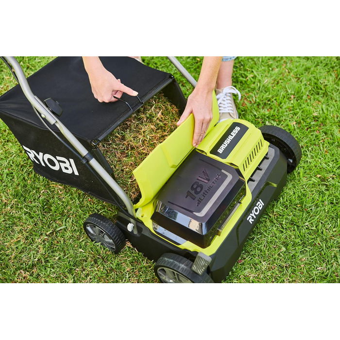 Акумуляторний вертикальний скарифікатор безщітковий RY18SFX35A-0 та аераційний валик RAC821-35 см для скарифікаторів AC/DC, 18V ONE