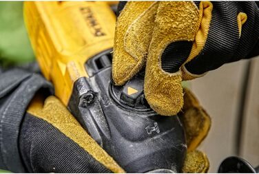Комбінований перфоратор Dewalt SDS-plus 22 мм D25033K (710 Вт, оптимізований електропневматичний ударний механізм, макс. енергія о