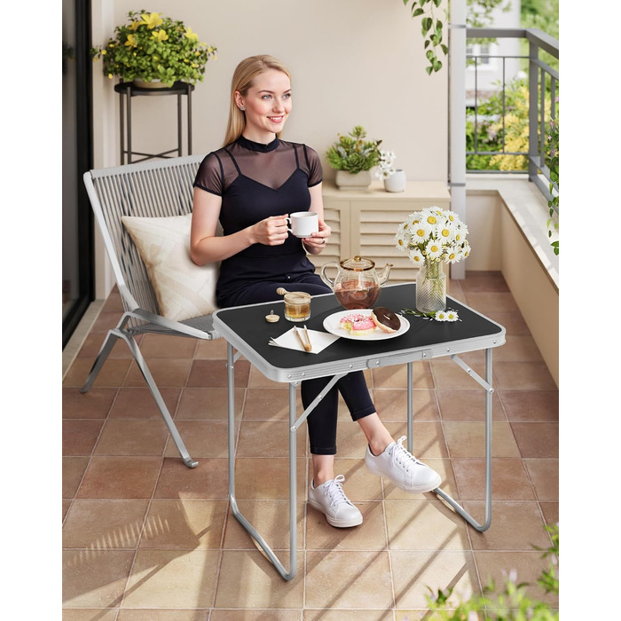 Кемпінговий стіл WOLTU з алюмінієвою рамою та ручкою, садовий стіл з МДФ, складний дорожній стіл, для пікніків, пляжу та використання на свіжому повітрі, 70 x 60 x 50 см (Ш x В x Г), чорний