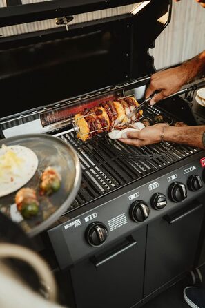 Шашличний вертел Enders Grillspie Pro з нержавіючої сталі, безінструментальний монтаж, навантаження до 10 кг, тихохідний електродвигун, живлення від батарей або мережі, для грилів Enders на 3 та 4 пальники 7908 Single