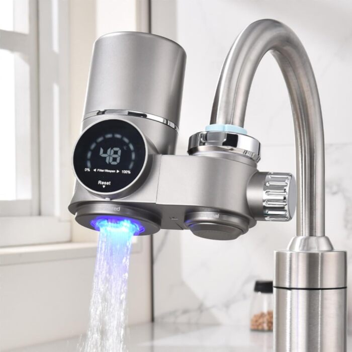 Кран з фільтром для води зі світлодіодним дисплеєм, фільтр для питної води для кухні, видаляє хлор, важкі метали та неприємний смак, змішувач з фільтром для вапняного нальоту з синім світлом (включно з фільтром*1)