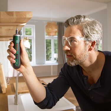 Стартовий набір акумуляторних викруток Bosch PushDrive (3,6 В 1,5 Ач 5,0 Нм 10 насадок для викруток з кабелем micro USB в коробці)