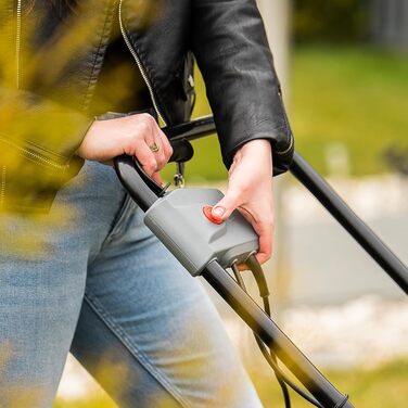 Вертикутер та аератор для газону LEHMANN 2-в-1, 1500 Вт, ширина захвату 32 см, 4 рівні глибини обробки, з травозбірником 30 л, кулькопідшипникові ножі та аераційна валки, сірий колір