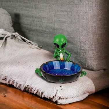 Геніальна попільничка Alien, Space Ashtray перетворює кожне куріння на міжгалактичну пригоду Перетворює будь-яку кімнату на ваш особистий всесвіт (Інопланетянин з косяком 1)