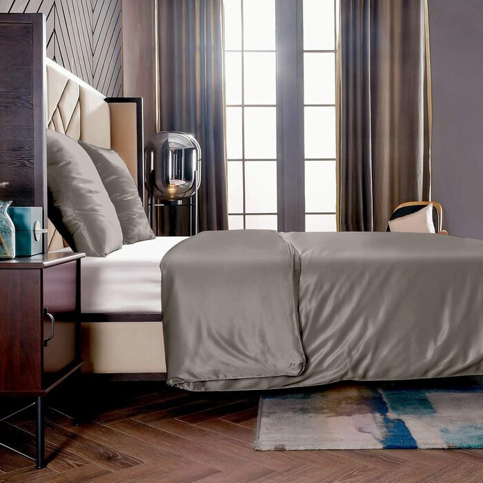 Шовковий комплект постільної білизни 3 шт. и, підодіяльник 200 х 220 см і 2 наволочки 80 х 80 см, гіпоалергенна шовкова постільна