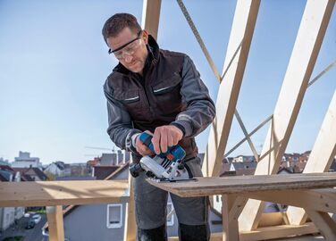 Акумуляторна дискова пила Bosch Professional 18V System GKS 18V 57-2 (пиляльний диск 165 мм, глибина різання 57 мм, без акумулятор