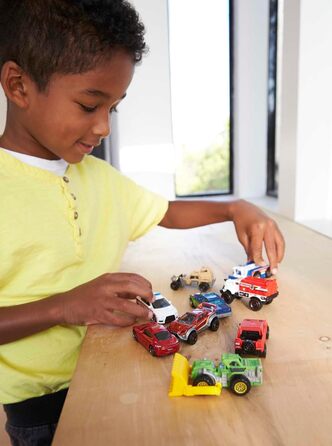 Подарунковий набір MATCHBOX - 9 литих автомобілів для годин розваг, включаючи ексклюзивний дизайн, найкращий автопарк з усіма набо