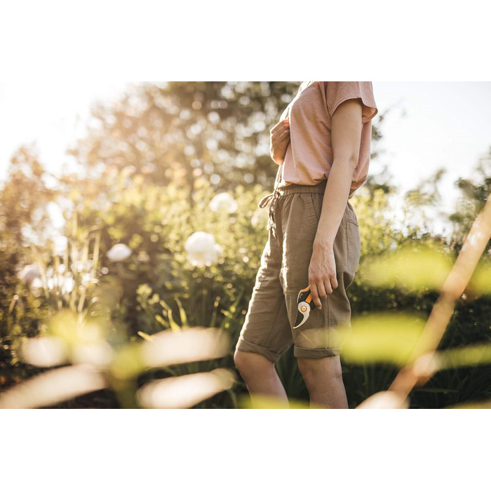 Садові ножиці Fiskars Bypass, Plus SmartFit, P541, Для свіжих гілок та сучків, Антипригарне покриття, Леза з нержавіючої сталі, Довжина 20,1 см, Чорний/Помаранчевий, 1057169 Садові ножиці P541 Одинарні