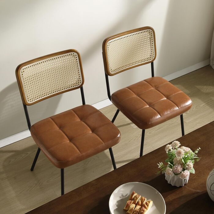 Обідні стільці Zouron з ротанга, комплект з 2 шт. , коричнева штучна шкіра - сучасні обідні стільці середини століття з трубчастими спинками, оббиті штучною шкірою, кухонний стілець з ротанга та тростини без підлокітників з чорними металевими ніжками