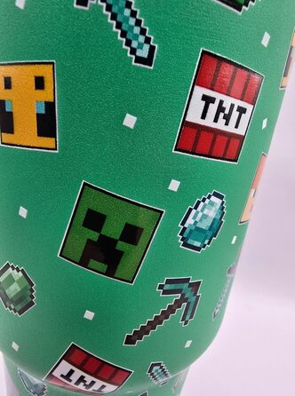 Дорожня кружка HOX Minecraft, кавова кружка з герметичною трубочкою та кришкою, двостінна, вакуумно-ізольована пляшка для води для офісу або автомобіля, зберігає холодну воду 17 годин та гарячу 5 годин, 900 мл, зелена новинка, сучасний дизайн