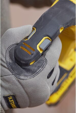 Акумуляторний комбінований перфоратор Stanley FatMax 18 В SDS-plus SFMCH900M22 (4,0 Ач, енергія удару 2,0 Дж, безщітковий двигун,