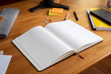 Зошит WORKNOTES у лінійку A4 - Зошит для творчих людей та діячів, 192 перфоровані сторінки, папір, стійкий до чорнил, 100 г/м, тверда обкладинка чорного кольору, включаючи петлю для ручки та кишеню для документів