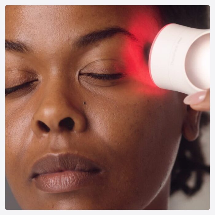 Ручний масажер для обличчя - Компактний електричний прилад для догляду за обличчям та шкірою - Лікування 8 в 1 за допомогою мікроструму та світлодіодних кілець - 4-е покоління - Чорний