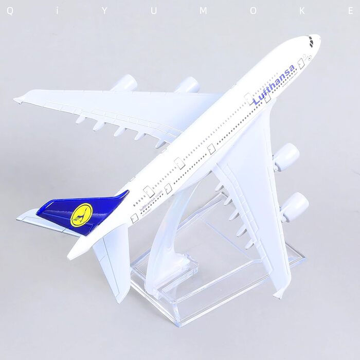 Металева модель літака Airbus A380 авіакомпанії Lufthansa в масштабі 1/400 з підставкою (15 см завдовжки), підходить для авіаційних ентузіастів як подарунок або декорація для виставки. 01.lufthansa
