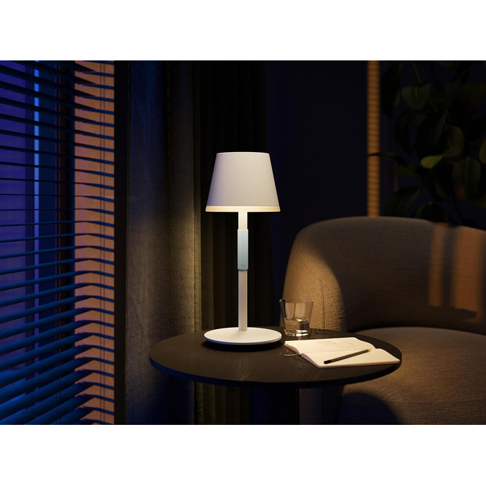 Настільна лампа Philips Hue Go для приміщень та вулиці, біла