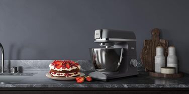 Кухонний комбайн AEG KM5-1-4BPT / Аксесуари / 1200 Вт / 6 рівнів швидкості / Імпульсна функція / Планетарна мішалка / 6,1 кг / Повністю металевий корпус / Чаша для змішування з нержавіючої сталі 5 л / Чорний матовий