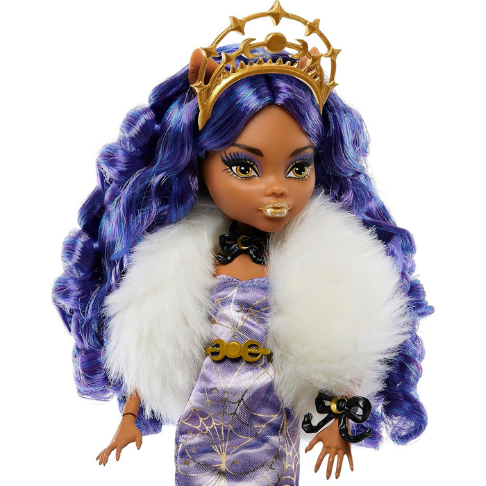 Лялька Monster High Howliday Winter Edition, колекційна річ Clawdeen Wolf, у лавандовій сукні ICY з хутряним боа та аксесуарами, різнокольоровий колір