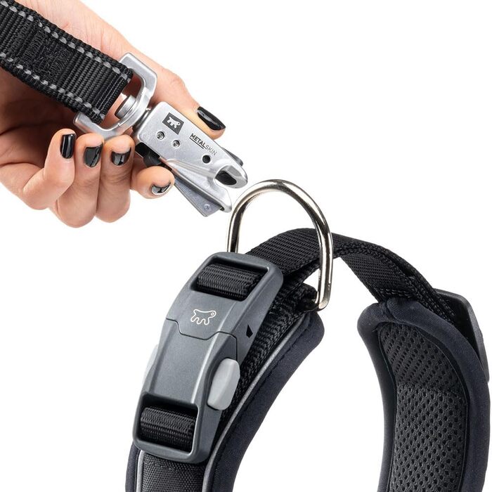 Нашийник для собак Ferplast Genius C25/55, світловідбиваючий, дихаючий, регульований, з магнітною застібкою та швидким роз'ємом, для великих порід, з м'якою підкладкою, чорний. Розмір шиї 45-55 см.