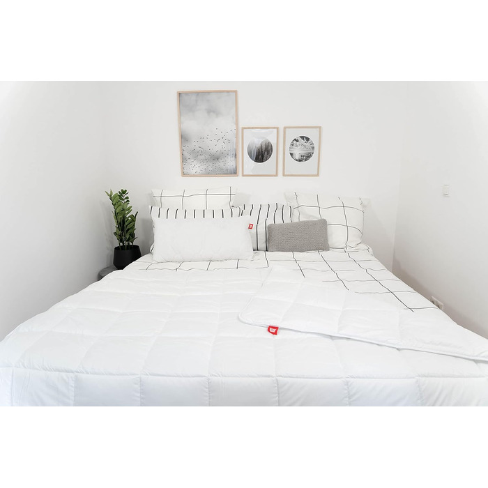 Всесезонна ковдра Medicate 135x200 см - Терморегулююча гіпоалергенна ковдра 135x200 - Стьобана ковдра з дихаючого волокна - Можна прати при температурі до 95C - Зроблено в Німеччині Всесезонна ковдра 135 x 200 см