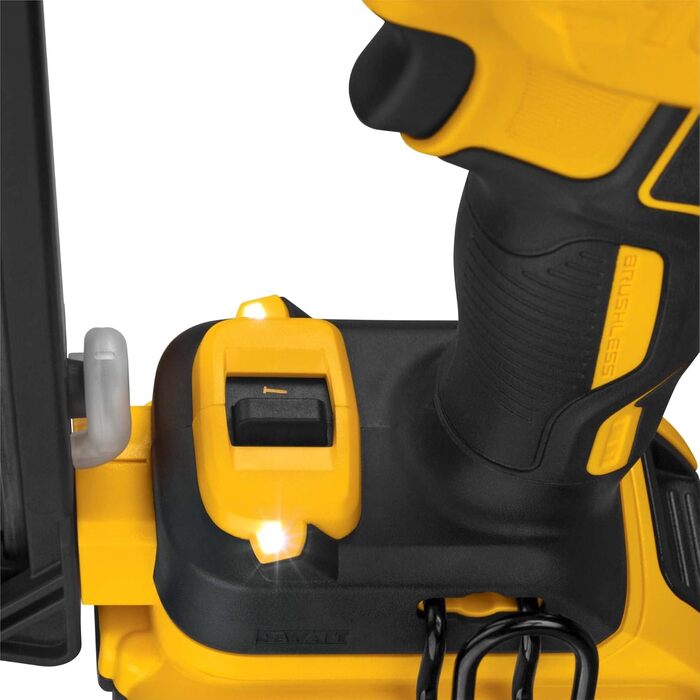 Акумуляторний цвяходер Dewalt 18В DCN660D2 (енергія удару 48 Дж, довжина цвяхів 32-63 мм, ємність магазину 110 цвяхів, контактний