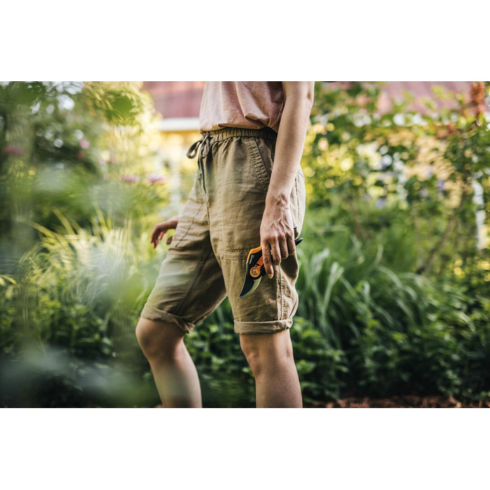 Садові ножиці Fiskars Bypass, Plus SmartFit, P541, Для свіжих гілок та сучків, Антипригарне покриття, Леза з нержавіючої сталі, Довжина 20,1 см, Чорний/Помаранчевий, 1057169 Садові ножиці P541 Одинарні