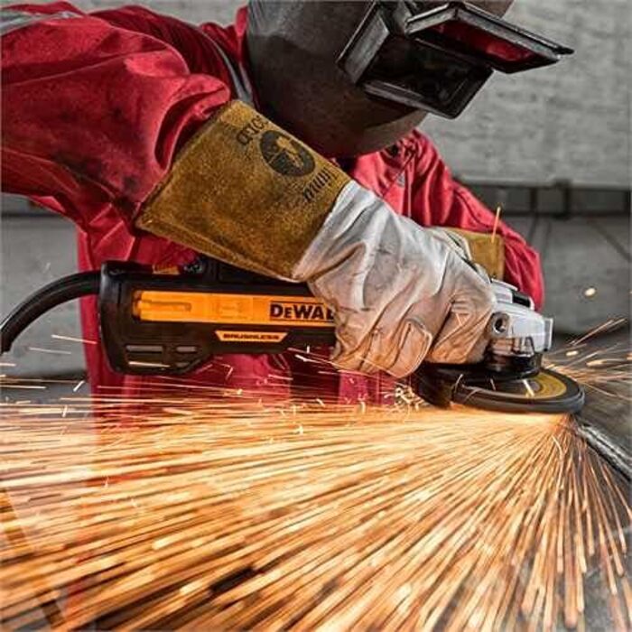 Кутова шліфувальна машина Dewalt 1700 Вт 125 мм DWE4357 (безщітковий двигун, пилозахищені обмотки з епоксидною смолою, електронне