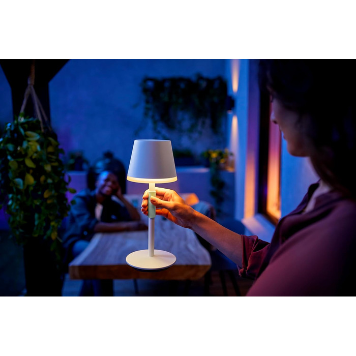 Настільна лампа Philips Hue Go для приміщень та вулиці, біла