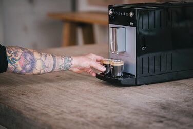 Повністю автоматична кавомашина з функцією улюбленої кави, кавомашина з кавомолкою і 5-ступінчастим регульованим помелом, для кави і еспресо, повністю автоматична кавоварка сріблястого/чорного срібла