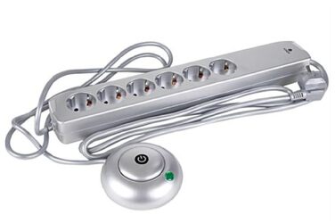 Енергозберігаюча розетка з дизайнерським вимикачем