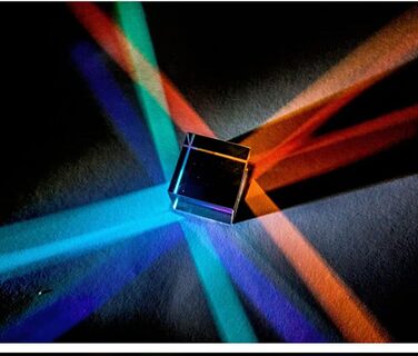 Трикутна призма з оптичного скла MIFANI, кубічна призма з оптичного скла, дисперсійна призма RGB для фізики та декорування, 4 розміри на вибір, 4 x 4 x 4 см, 45 x 45 x 45 мм (розмір 50x50x40 мм)