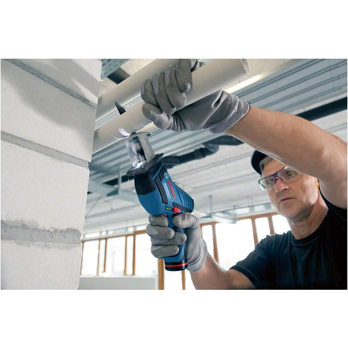 Акумуляторна зворотно-поступальна пила Bosch Professional 12V System GSA 12V-14 (глибина різання деревини/металевих профілів 65/50