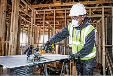 Акумуляторна дискова пила Dewalt 18 вольт (38 мм) DCS571N (для швидкого і точного різання, надзвичайно компактна, можна працювати