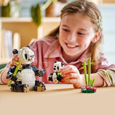 Конструктор LEGO Creator 3-in-1 Wild Animals: Panda Family 31165, 626 деталей, дикі тварини