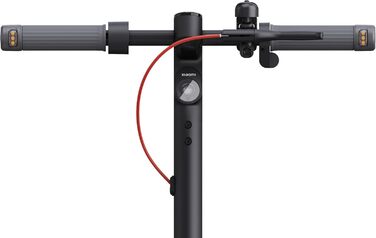 З допуском до дорожнього руху (макс. 20 км/год, запас ходу до 70 км та 25 нахилу, пневматичні шини, подвійні гальма, дисплей, алюм