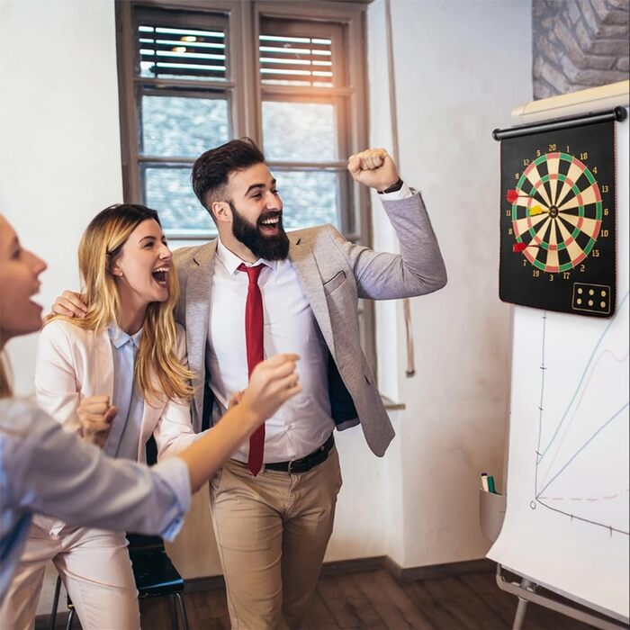 Магнітна мішень для дартсу LiRiQi для дітей з 12 безпечними дротиками, ігри для приміщень та вулиці для дітей/дорослих, двостороння мішень для дозвілля та спорту, подарунки для дітей 4-12 років, 38 см, 2 гачки