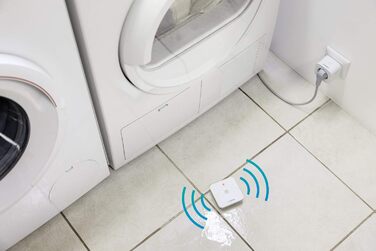 Датчик протікання води Bosch Smart Home з функцією швидкого виклику допомоги в додатку, протиковзкий, вузький та компактний