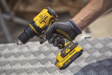 Двошвидкісний акумуляторний дриль-шуруповерт Stanley FatMax 18 В SFMCD710D2K (2,0 Ач, макс. крутний момент 60 Нм, безщітковий двиг