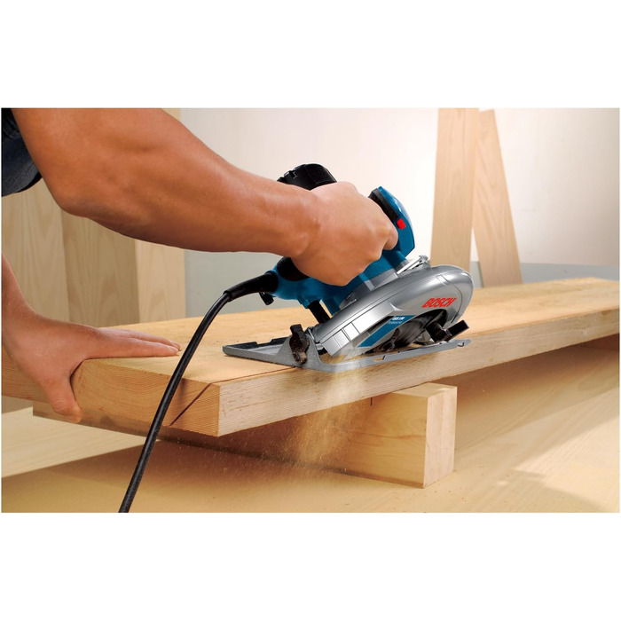 Професійна циркулярна пила Bosch GKS 190 (потужність 1400 Вт, диск 190 мм, глибина різання 70 мм, вкл. твердосплавний диск, всмокт