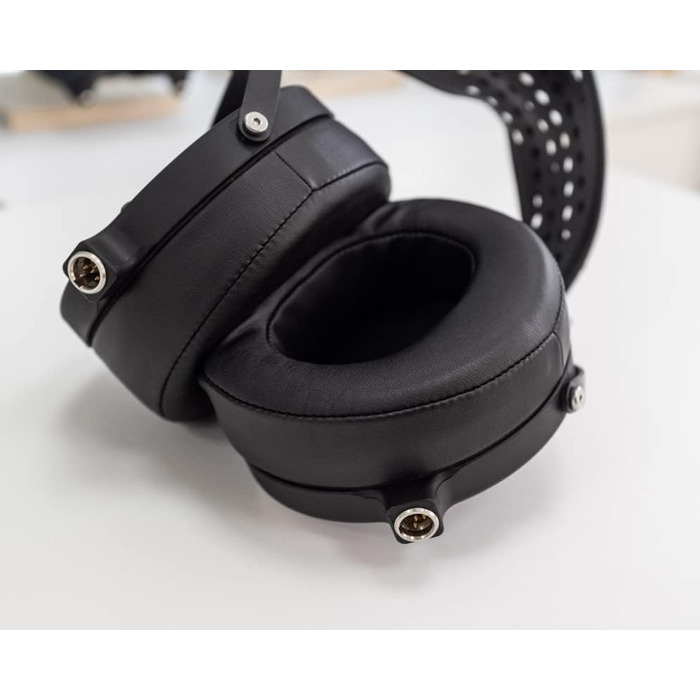 Аксесуар для навушників/гарнітури (наголов'я, РК-дисплей, вуглецеве волокно, тканина, натуральна шкіра, чорний, 60 г) Відкрити, 10