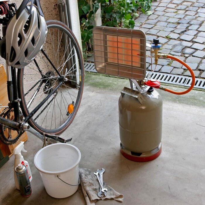 Промисловий інфрачервоний обігрівач ROTHENBERGER з п&39єзозапальником, пропановим шлангом 0,5 м та регулятором тиску 37 мбар Газовий інфрачервоний обігрівач Насадний обігрівач **Підходить лише для французьких газових балонів**