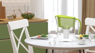 Фільтр для води AQUAPHOR Smile light green, включаючи 1 фільтр A5 з магнієм I Зменшує вапняний наліт і хлор I Графин на 2,9 л I Компактний і легкий фільтр для води I Настільний фільтр для води I Розміщується в дверцятах холодильника