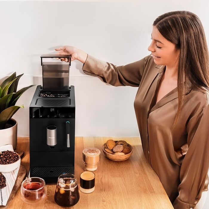 Автоматична кавомашина Cecotec Cremmaet Compact Steam, 1350 Вт, 19 бар, з капучинатором