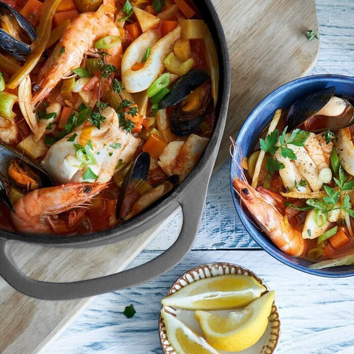 Кокотниця з кришкою, сіра, кругла, 28 см, 6 л, чавунна жаровня, індукційна каструля. 28 см сіра