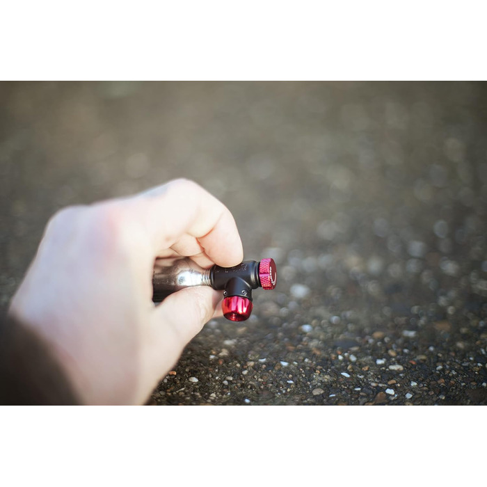 Регулятор CO2 SILCA EOLO IV Компактна конструкція з поворотним гвинтовим регулювальним клапаном Сумісний з універсальними різьбовими картриджами CO2 Тільки головка регулятора CO2 червоний/чорний